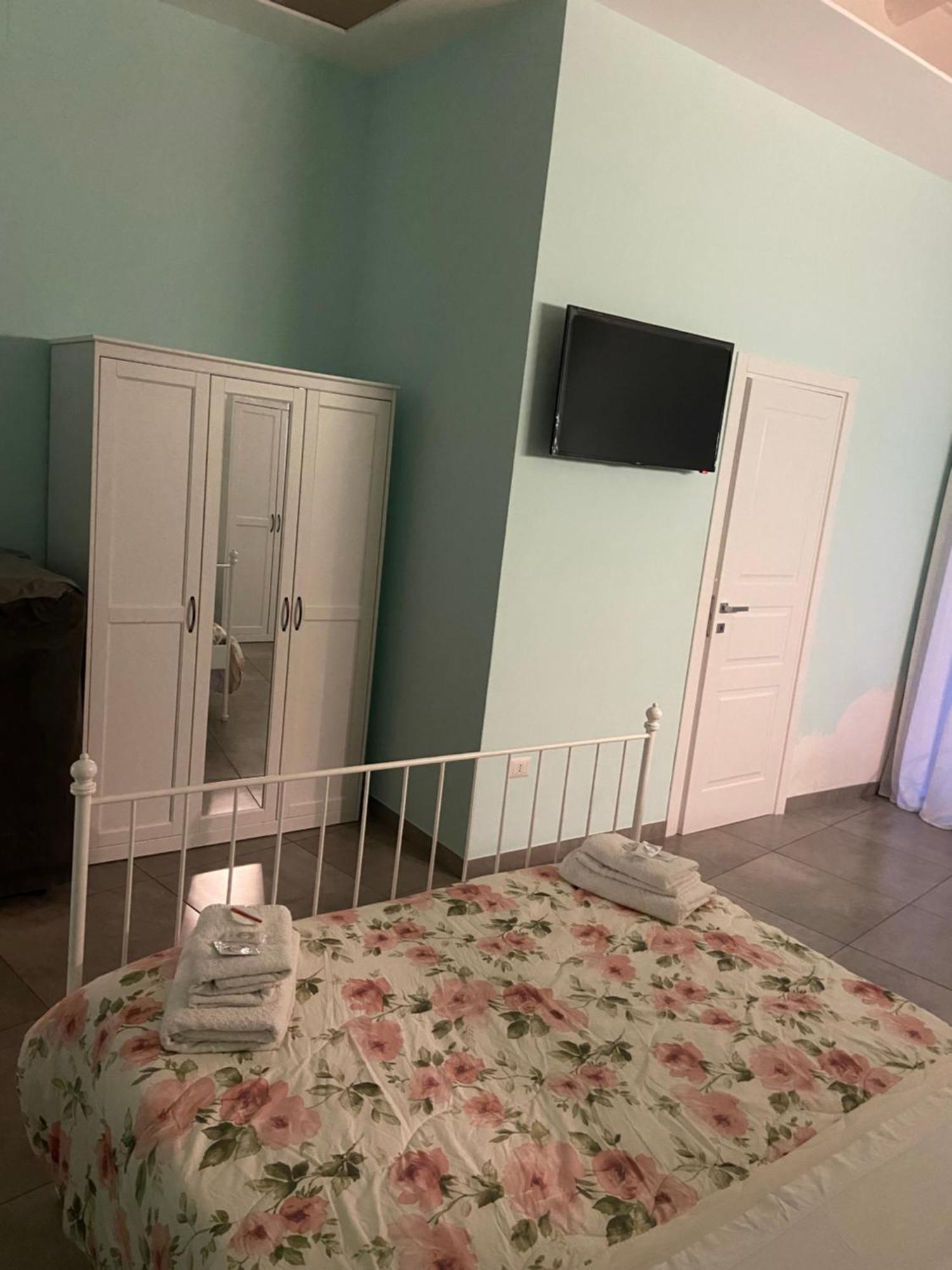 Bed and Breakfast Beb la Gemma Neapel Exterior foto